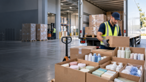 Transporte rodoviário de cosméticos e produtos de higiene pessoal com segurança